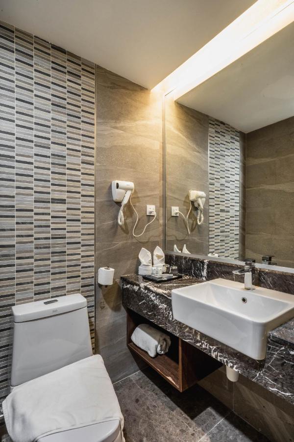 Ano Hotel Miri Zewnętrze zdjęcie